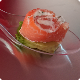 cuillère avocat / saumon aux herbes