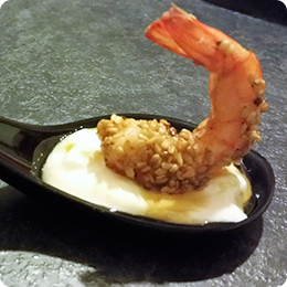 cuillère mangue / crevette au sésame